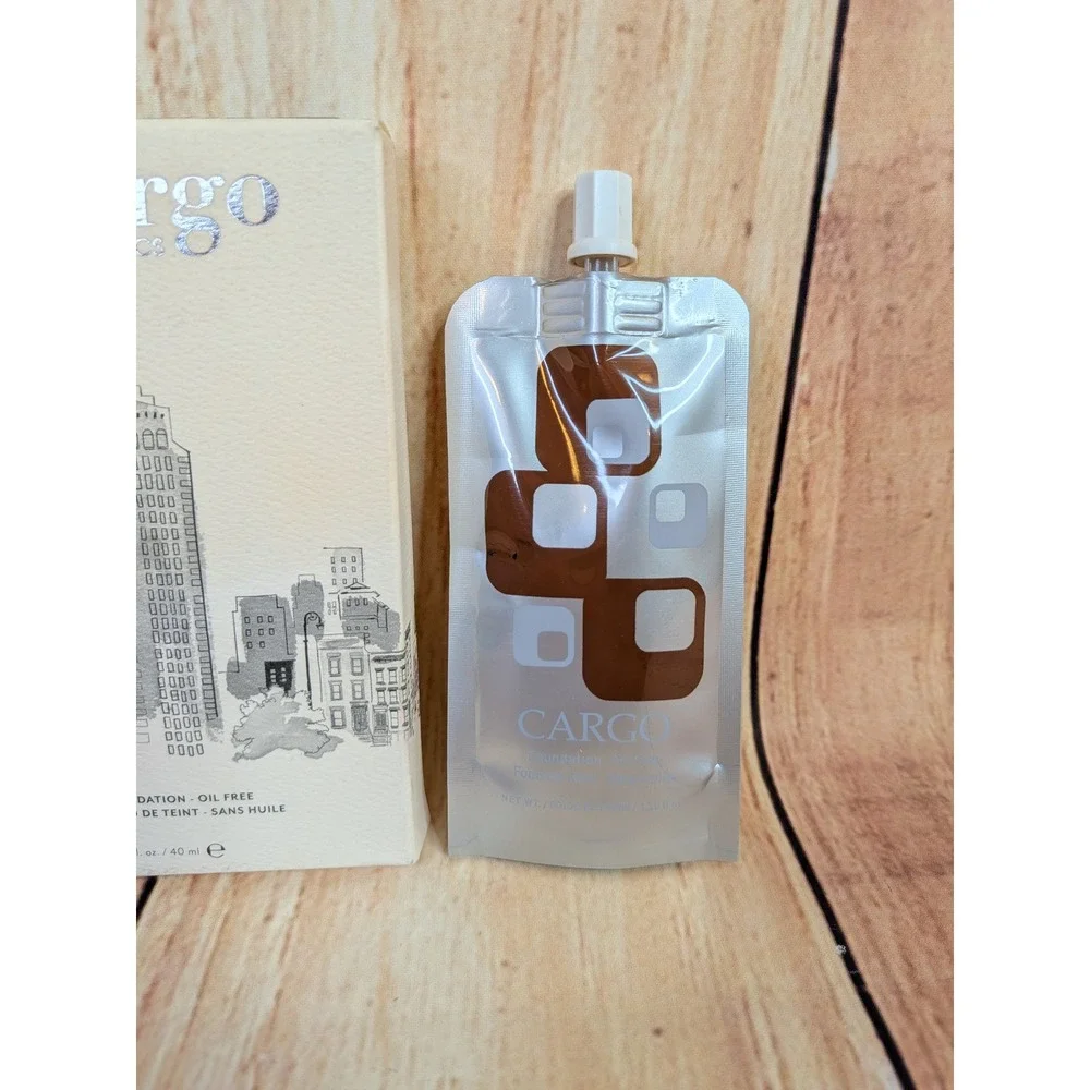 Cargo Cosmetics Liquid Foundation Oil Free F-90 1.35oz 40ml